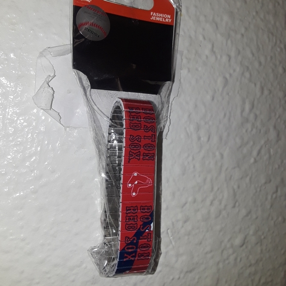MLB Boston Red Sox Bracelet - Picture 3 of 5
